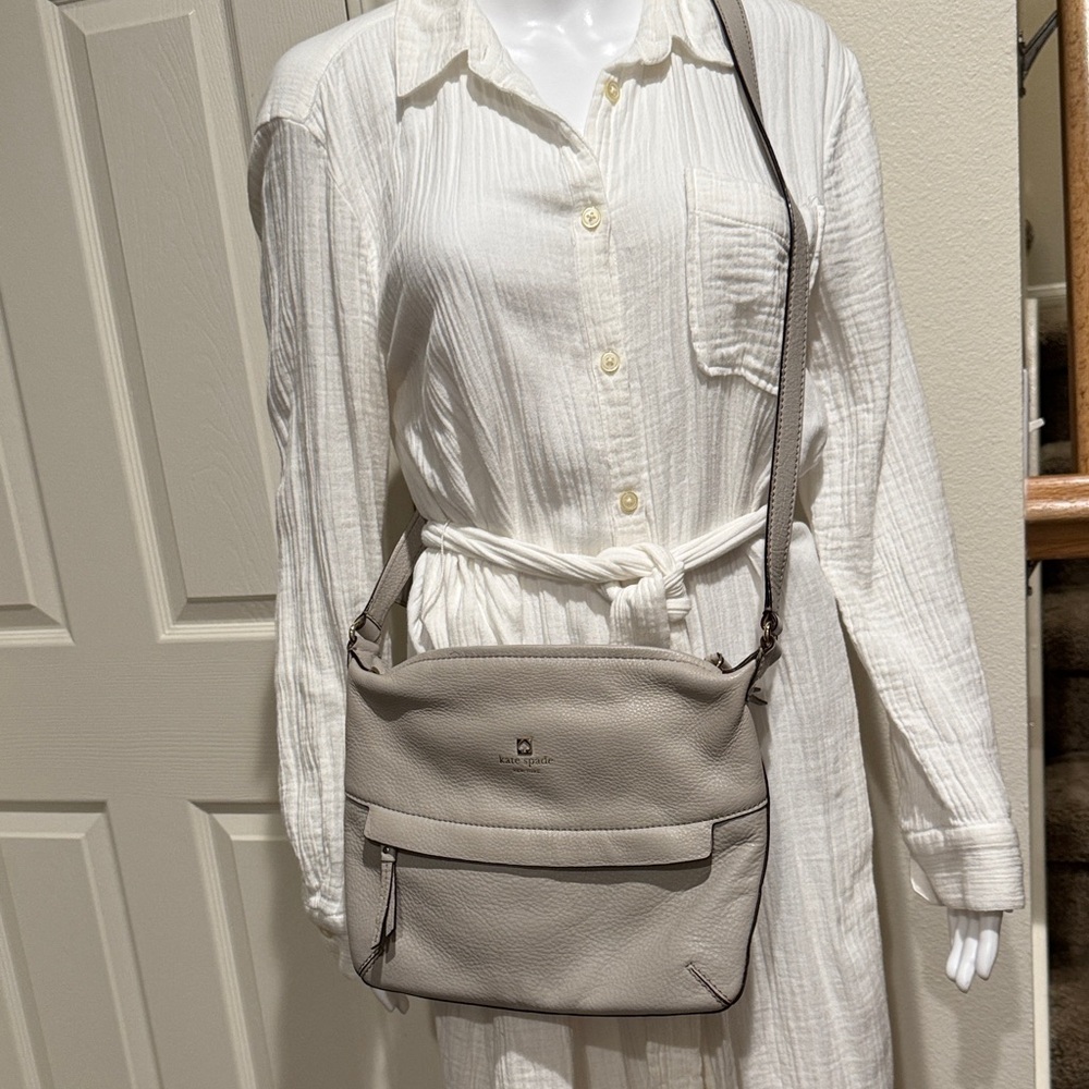 Chic Pebble Leather Crossbody Bag